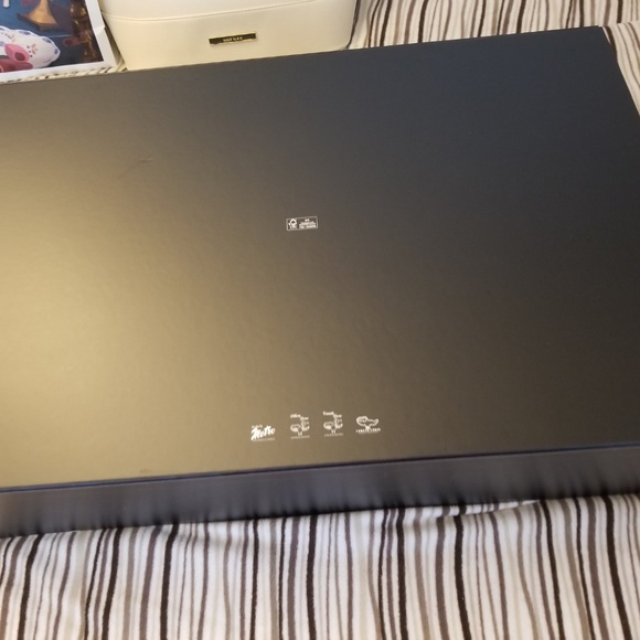 Canada Goose Gift Box - Picture 3 of 4